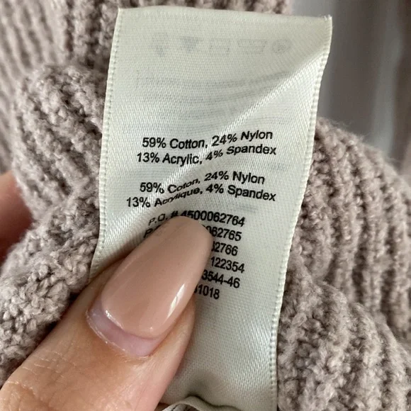 Aritzia Long Sleeve Sweater - Picture 5 of 5